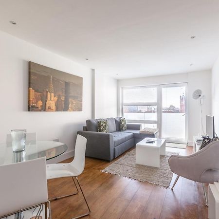 לונדון Luxury 2-Bed Flat Parking And Close To The Tube מראה חיצוני תמונה