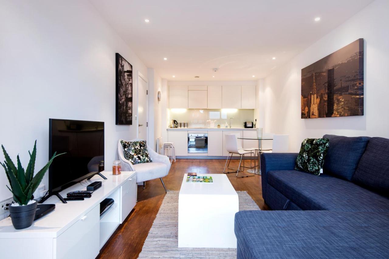 לונדון Luxury 2-Bed Flat Parking And Close To The Tube מראה חיצוני תמונה
