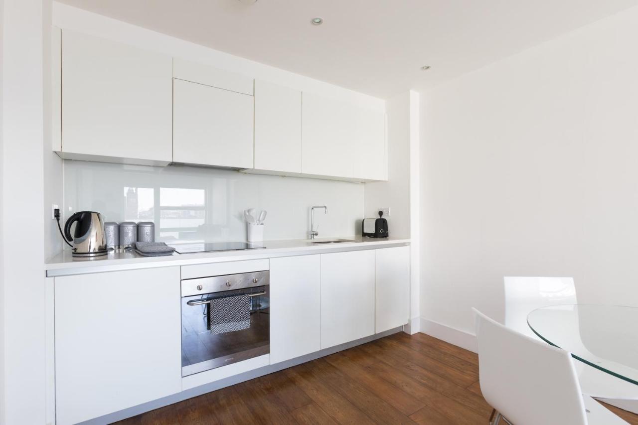 לונדון Luxury 2-Bed Flat Parking And Close To The Tube מראה חיצוני תמונה