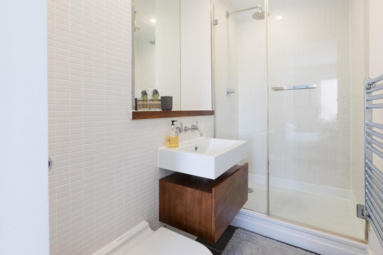 לונדון Luxury 2-Bed Flat Parking And Close To The Tube מראה חיצוני תמונה